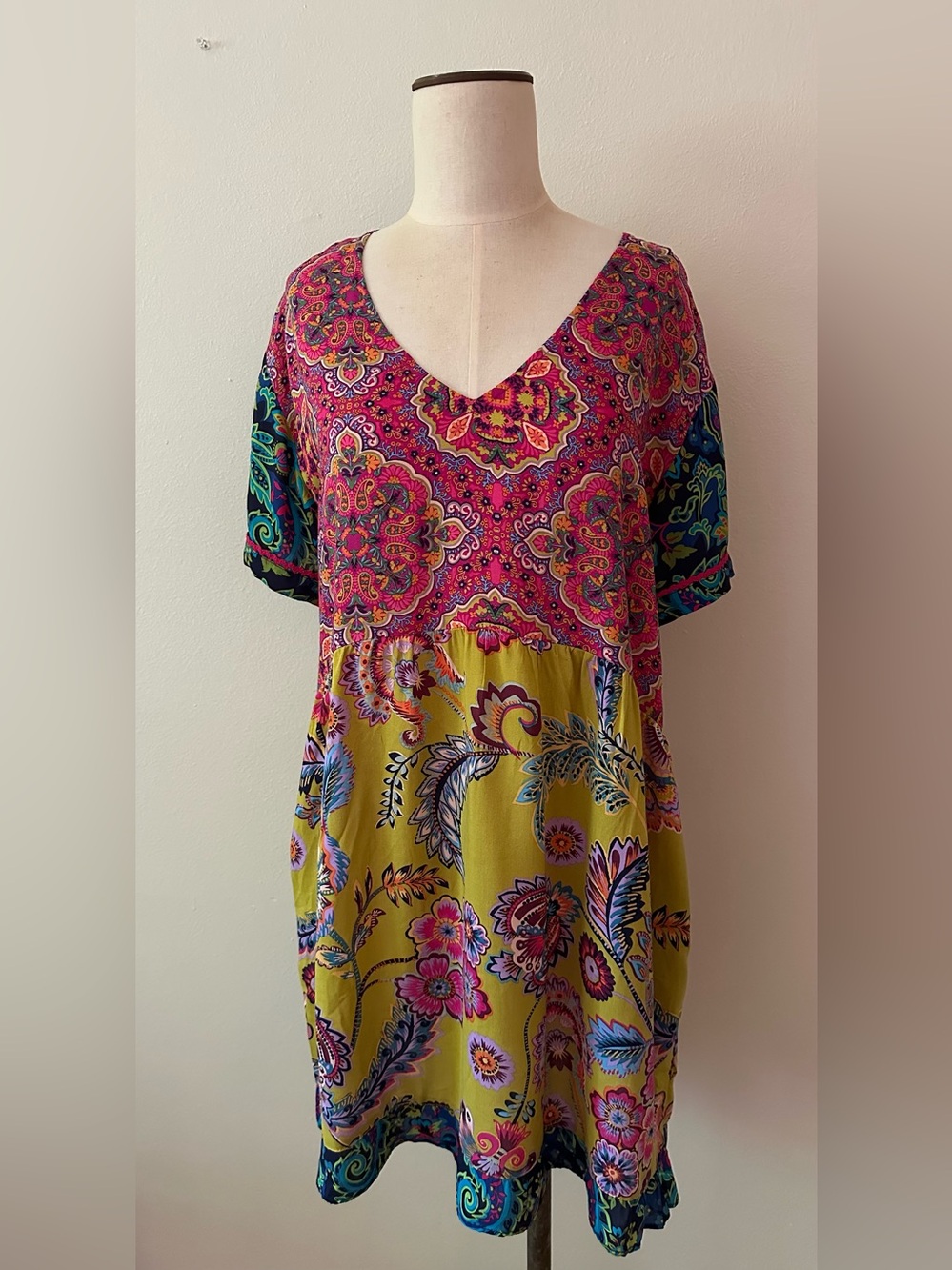 Kensie mixed media short length dress size medium  with side pockets